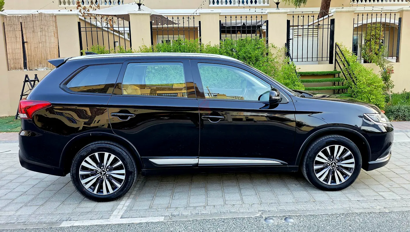 Mitsubishi Outlander, 2023 — фото 4 из 10