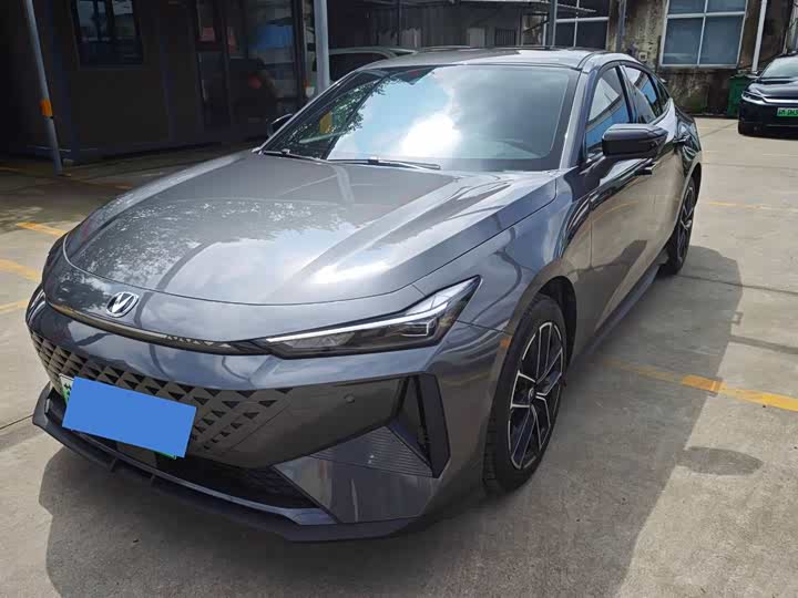 Changan UNI-V Hybrid, 2025 — купить в Воронеже под ключ