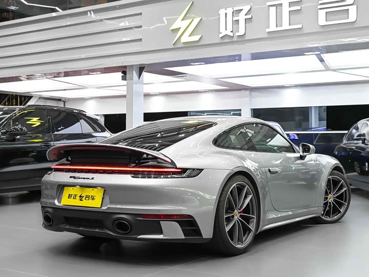 Porsche 911, 2022 — фото 5 из 9