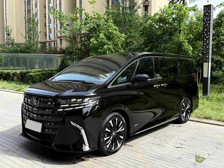 Toyota Alphard, 2024 — фото 2 из 9