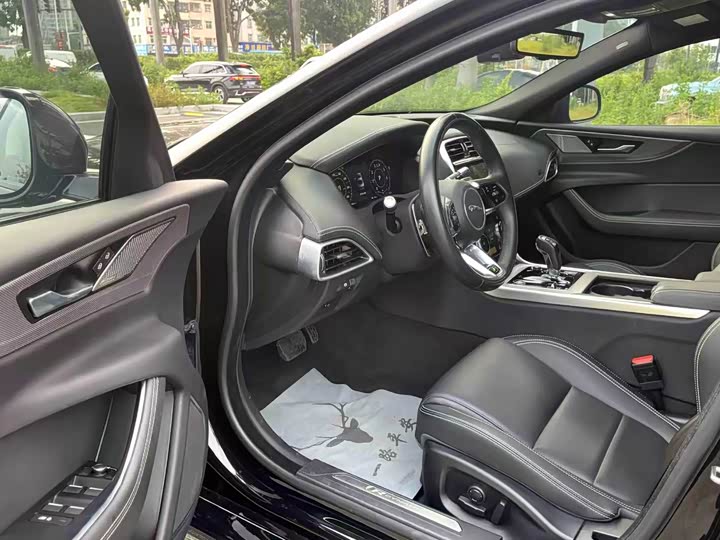 Jaguar XE L, 2022 — фото 8 из 9