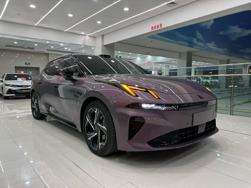Lynk & Co 07 EM-P Hybrid, 2025 — фото 3 из 10