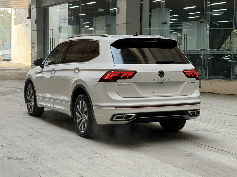 Volkswagen Tiguan L Hybrid, 2022 — фото 4 из 12