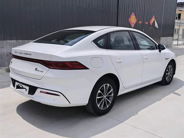 BYD Qin Plus, 2023 — фото 6 из 9