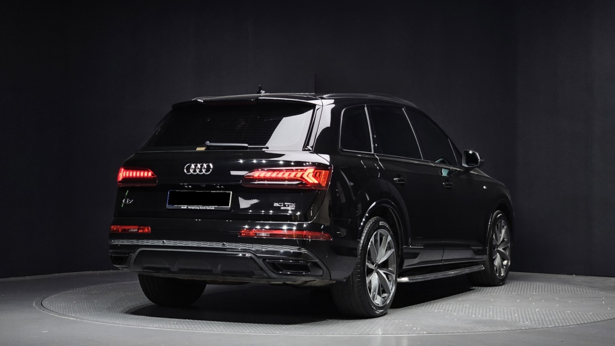 Audi Q7, 2023 — фото 2 из 12