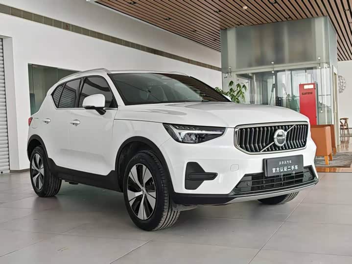 Volvo XC40, 2024 — фото 3 из 9