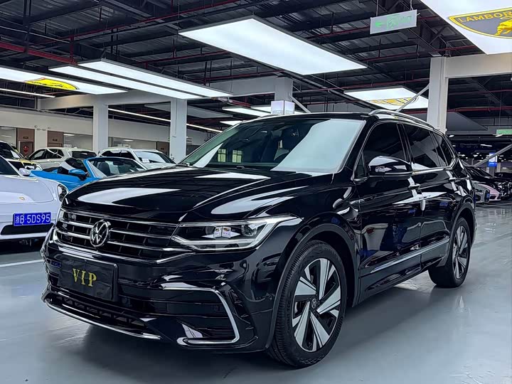 Volkswagen Tiguan L Pro, 2023 — купить в Кирове под ключ