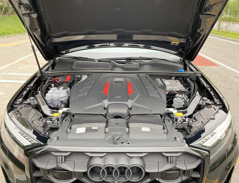 Audi SQ7, 2025 — фото 6 из 12