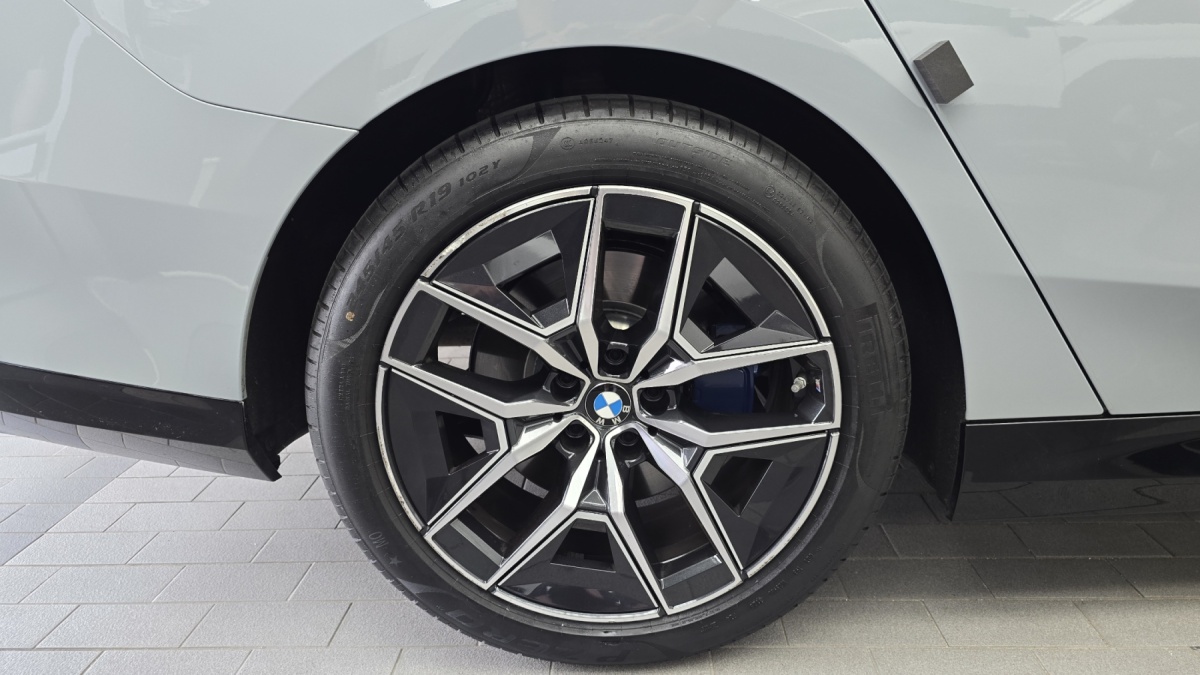 BMW 5 Series, 2025 — фото 5 из 12