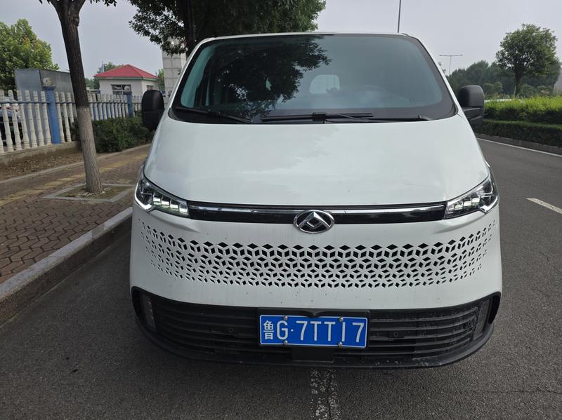 Maxus V70, 2023 — фото 2 из 9