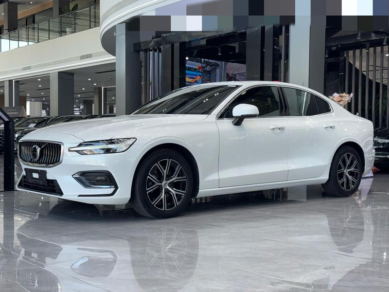 Volvo S60, 2023 — купить в Курске под ключ