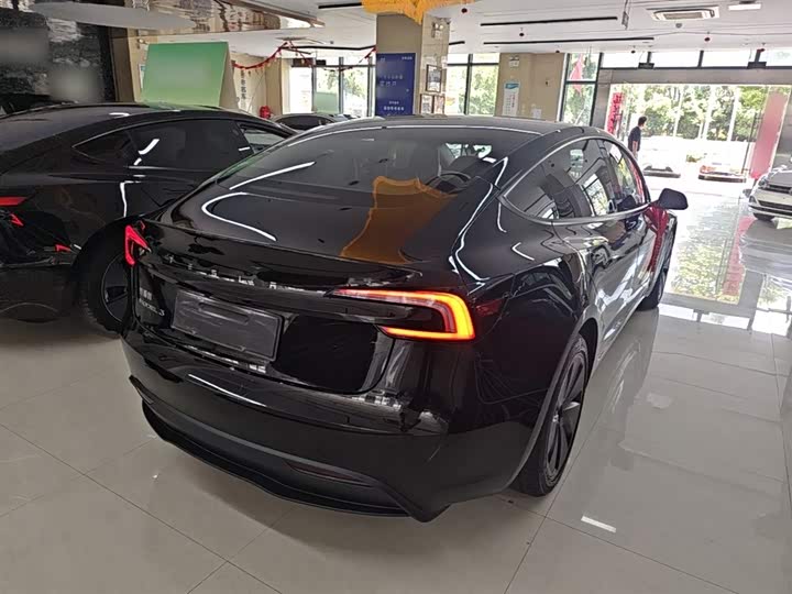 Tesla Model 3, 2025 — фото 7 из 9