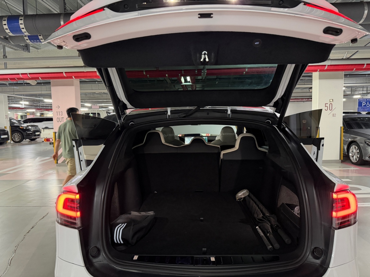 Tesla Model X, 2023 — фото 11 из 11