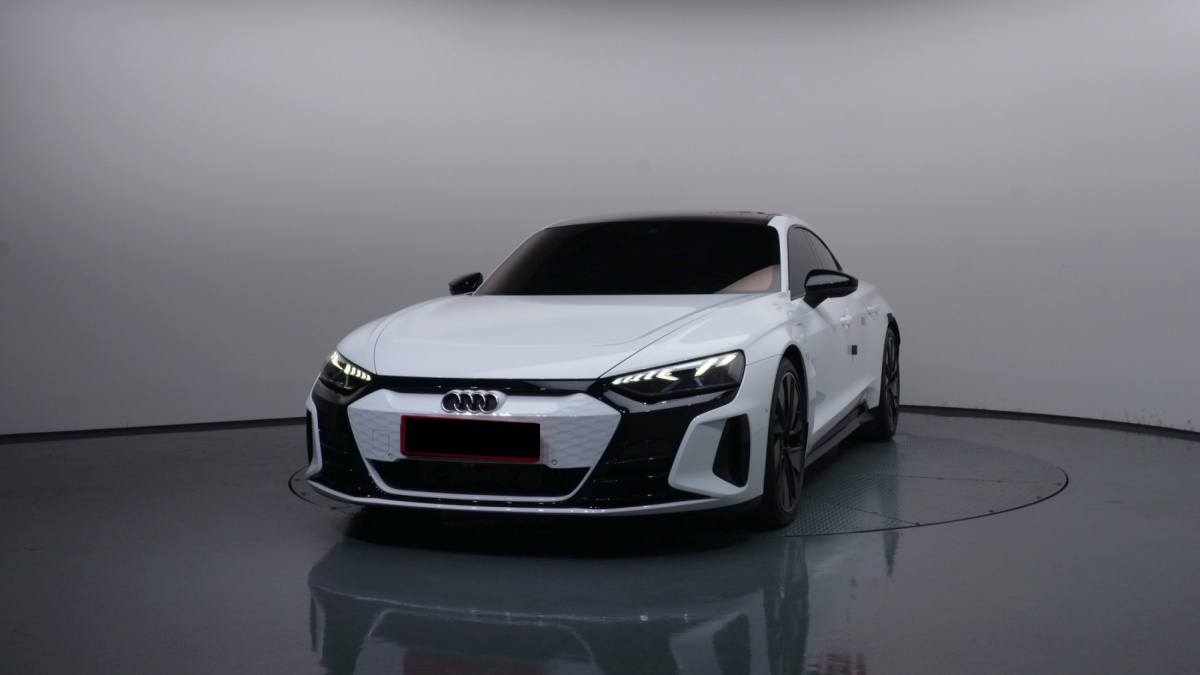 Audi e-tron GT, 2023 — фото 3 из 12