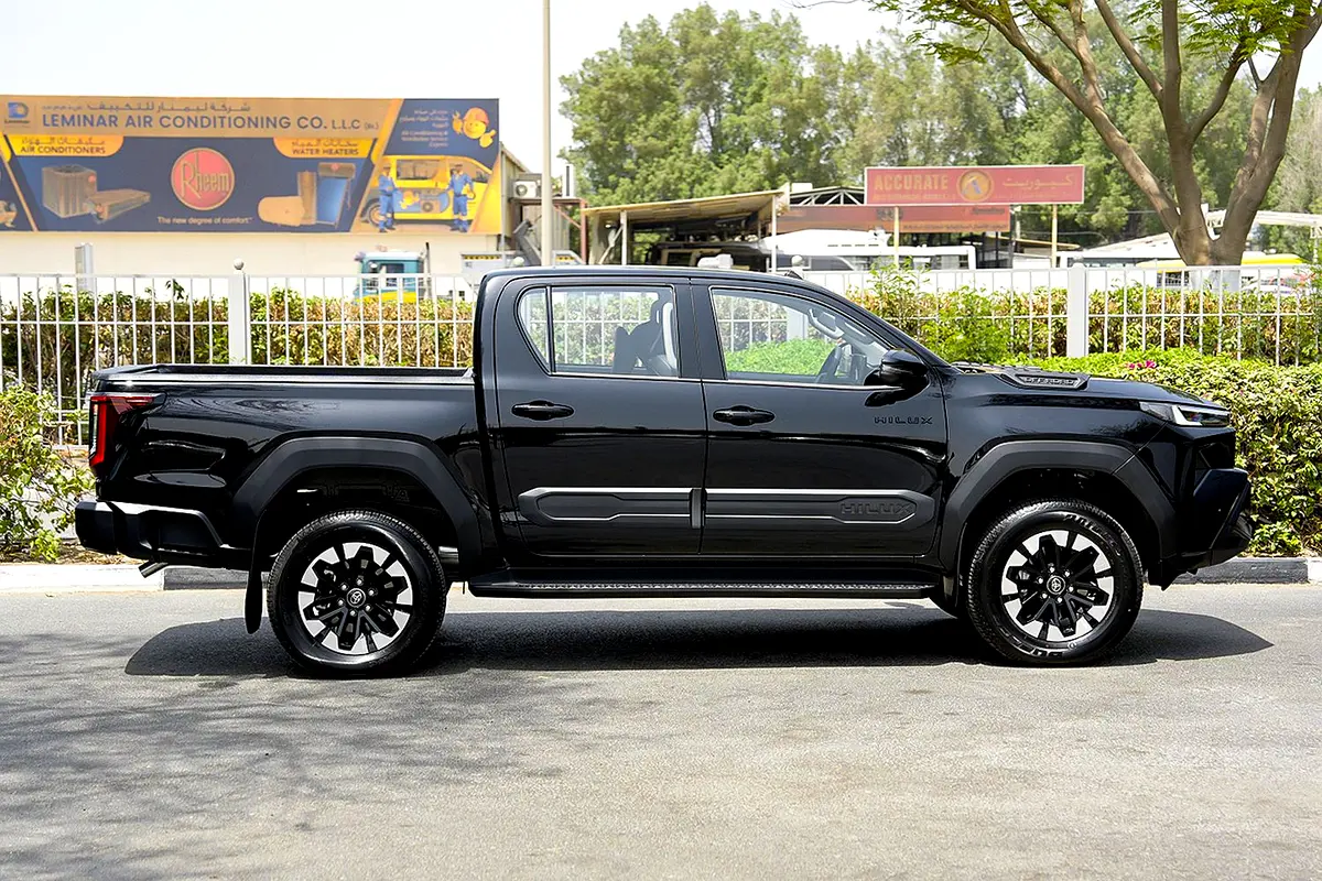 Toyota Hilux, 2026 — фото 5 из 10