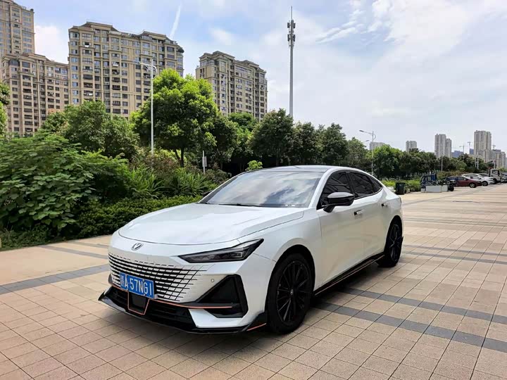Changan UNI-V, 2023 — купить в Москве под ключ