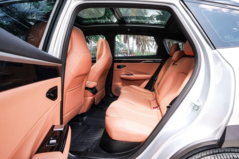 Geely Galaxy L7, 2024 — фото 11 из 12
