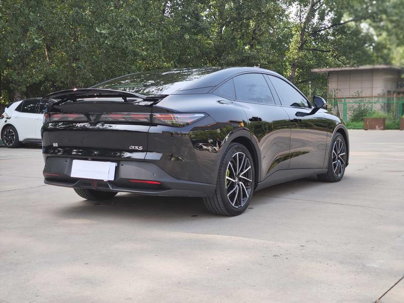 BAIC Arcfox Alpha S5, 2025 — фото 6 из 10