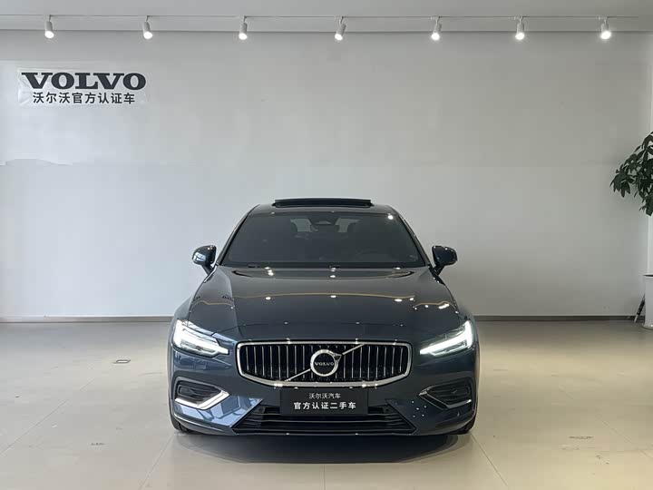 Volvo S60, 2024 — фото 2 из 9