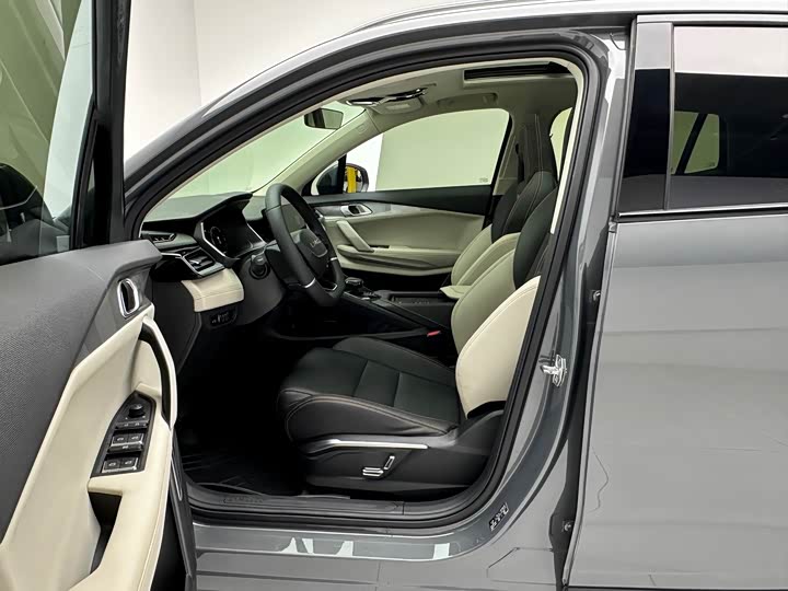 Lynk & Co 06 EM-P Hybrid, 2021 — фото 7 из 9