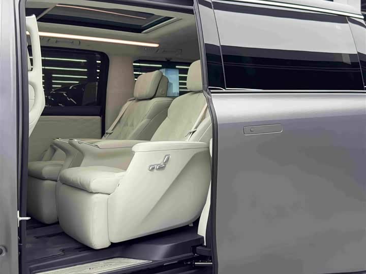 Buick GL8 Hybrid, 2025 — фото 9 из 9