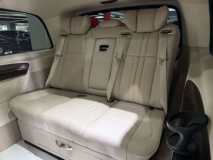 Mercedes-Benz V-Class, 2024 — фото 8 из 9