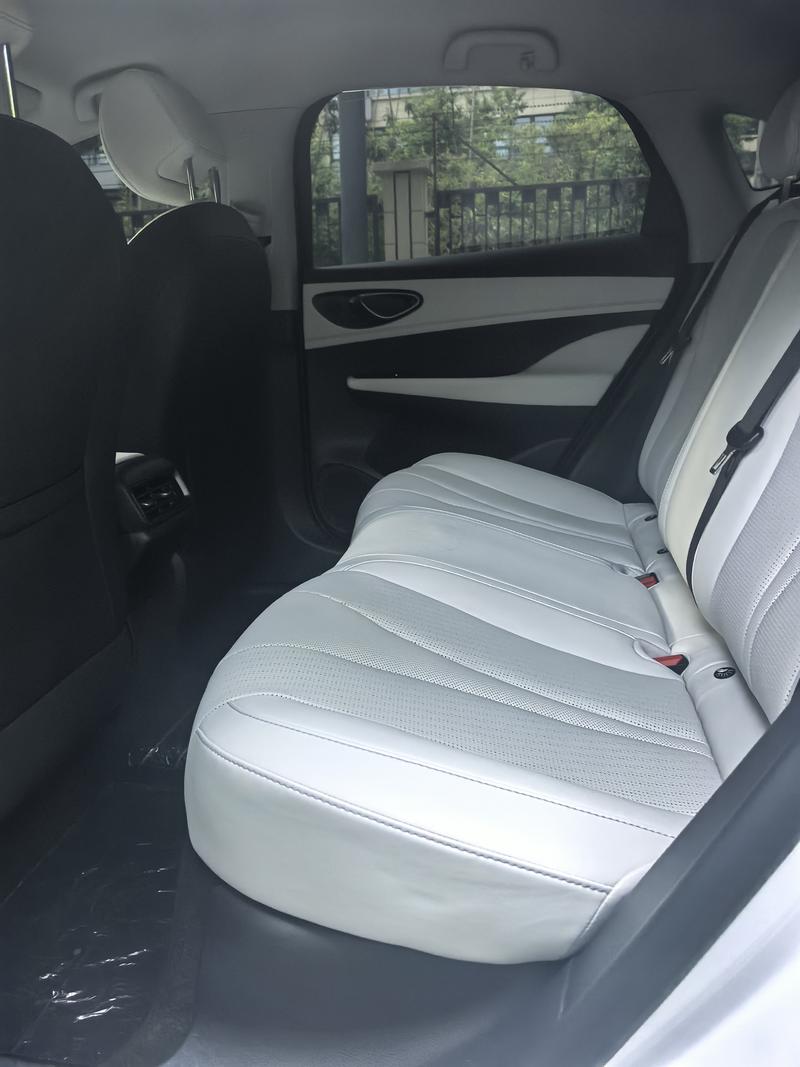 BYD Seal 05 DM-i Hybrid, 2025 — фото 9 из 10