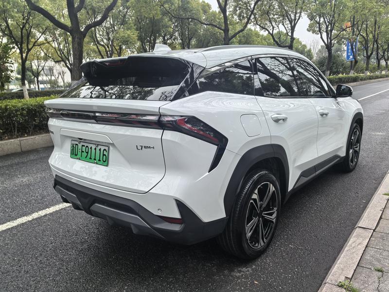 Geely Galaxy L7, 2024 — фото 5 из 9