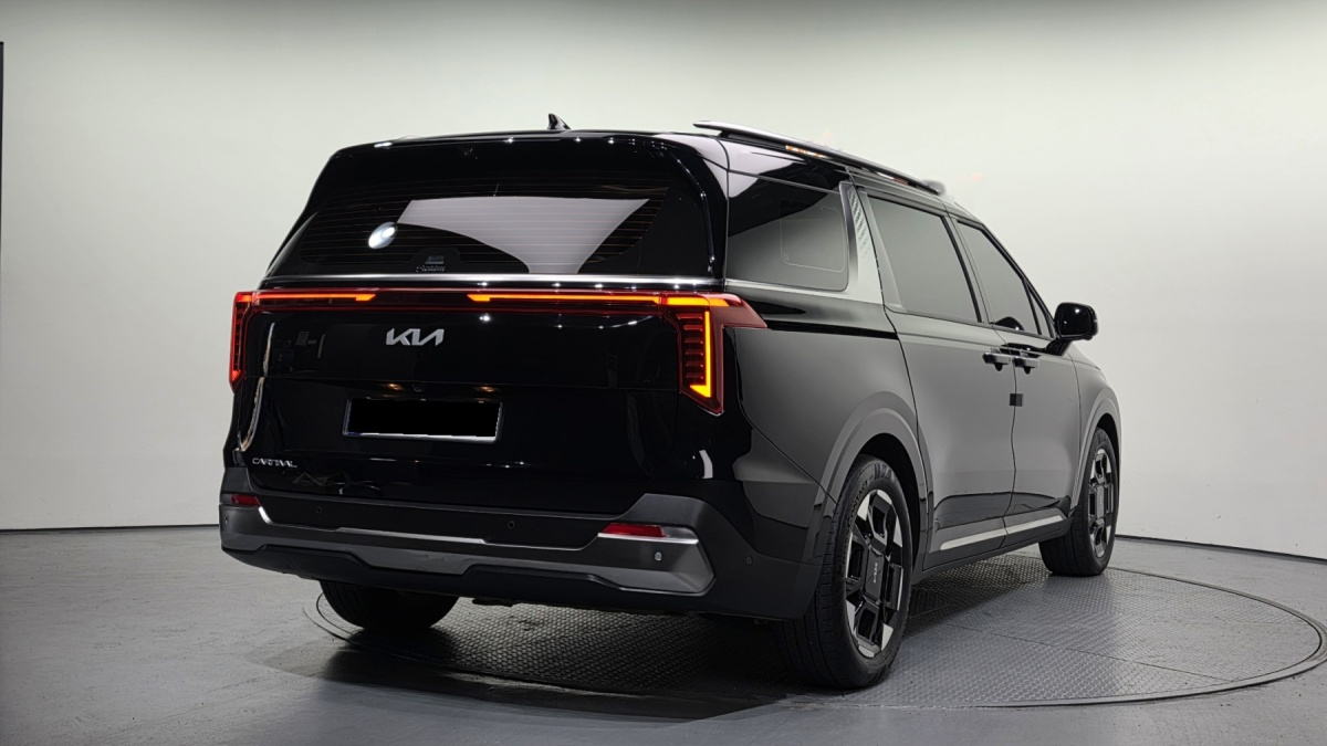 Kia Carnival, 2023 — фото 2 из 12