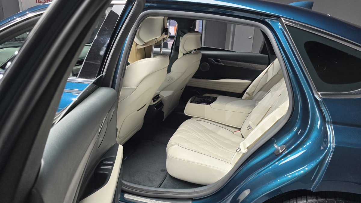 Genesis G80, 2023 — фото 11 из 12