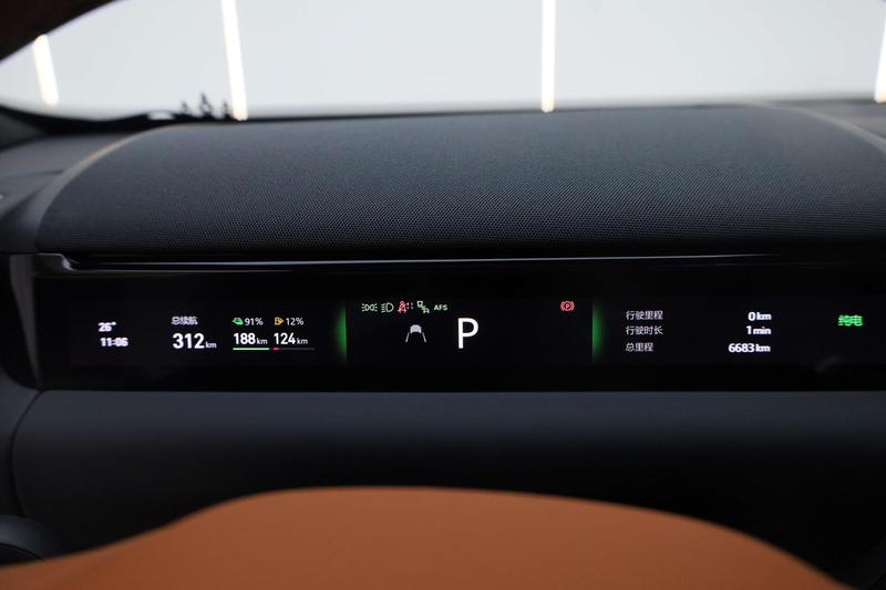 Geely Galaxy M9, 2025 — фото 12 из 12