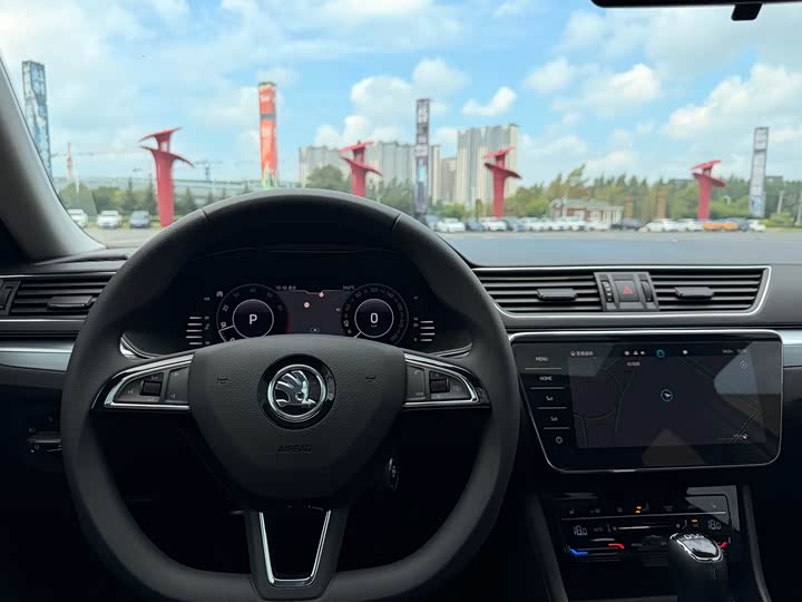 Skoda Superb, 2023 — фото 8 из 9