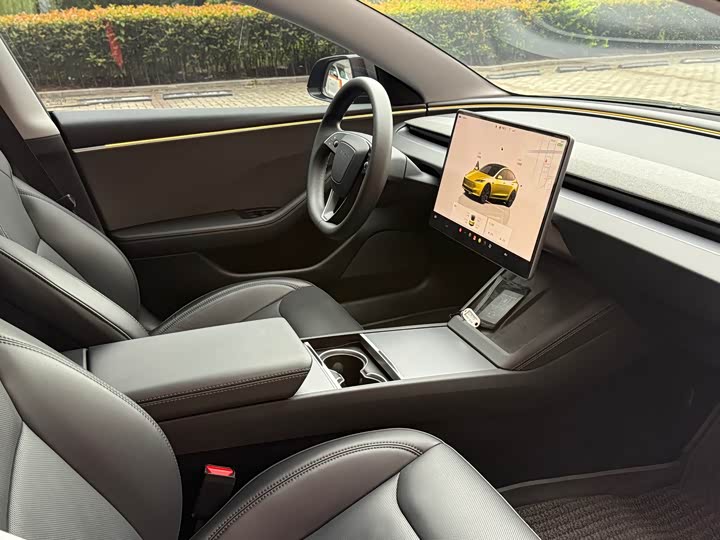 Tesla Model 3, 2024 — фото 8 из 9
