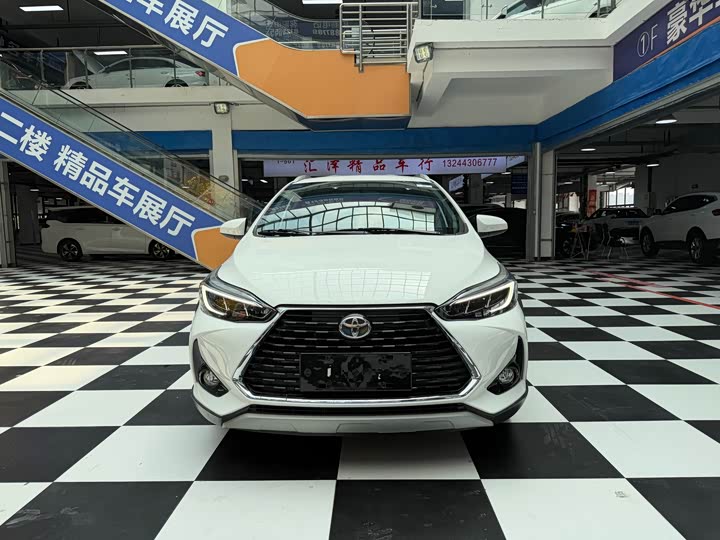 Toyota Yaris L Hatchback, 2022 — фото 2 из 9