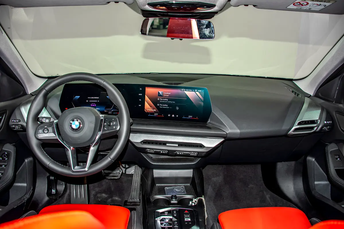 BMW 1-Series, 2025 — фото 7 из 10