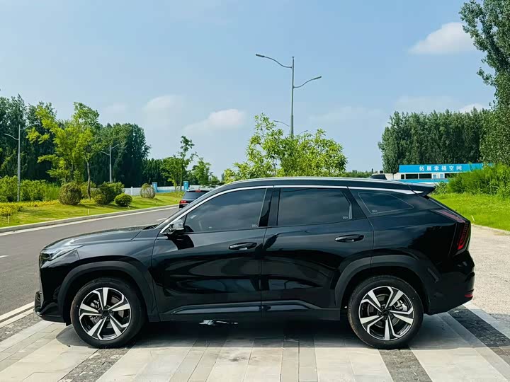 Geely Atlas L, 2025 — фото 3 из 9