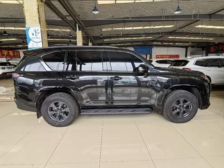 Lexus LX, 2025 — фото 4 из 9