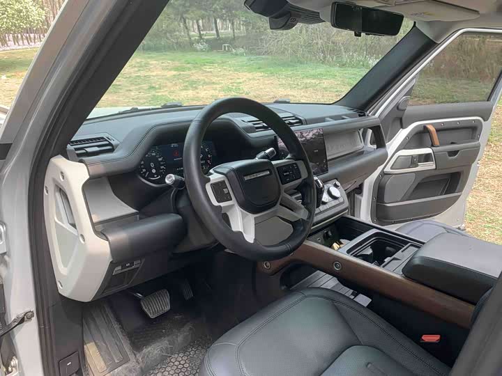 Land Rover Defender, 2021 — фото 8 из 9
