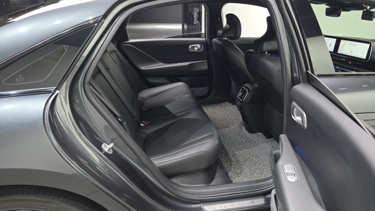 Hyundai Ioniq 6, 2023 — фото 11 из 12