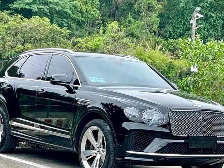 Bentley Bentayga, 2023 — фото 3 из 9