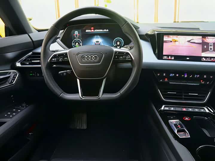 Audi e-tron GT, 2024 — фото 9 из 9