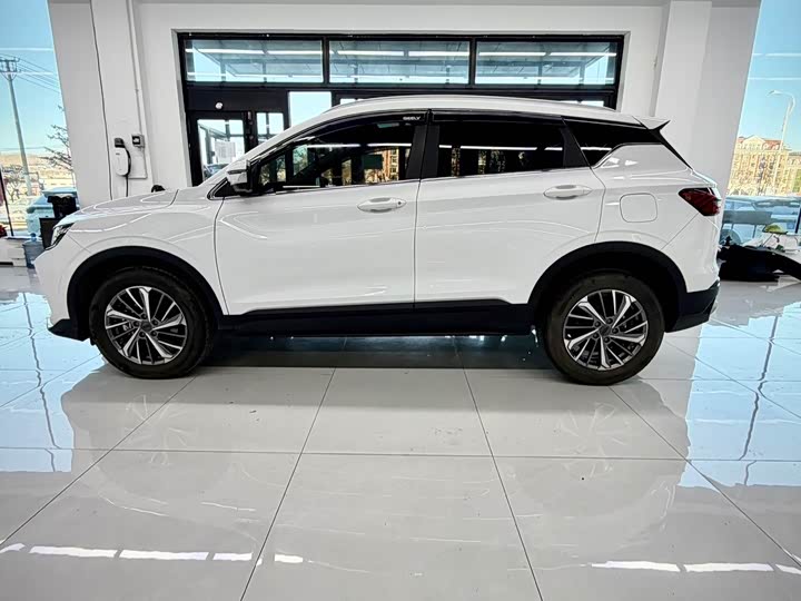 Geely Coolray, 2021 — фото 3 из 9