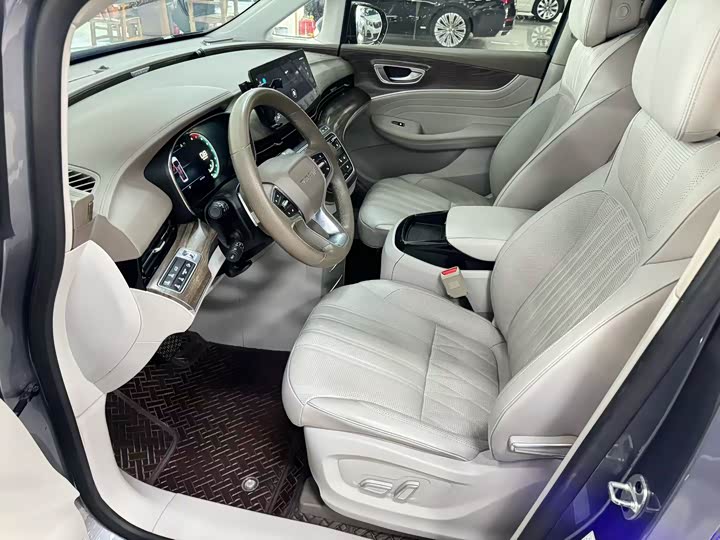 Roewe iMax 8, 2023 — фото 8 из 9