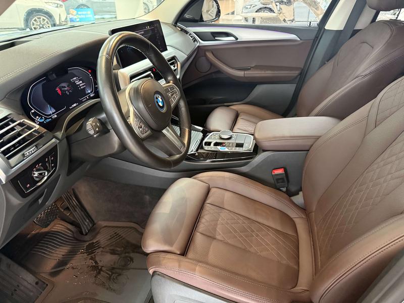 BMW iX3, 2023 — фото 12 из 12