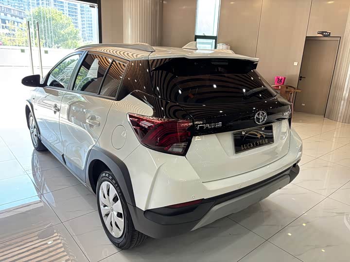 Toyota Yaris L Hatchback, 2022 — фото 3 из 9