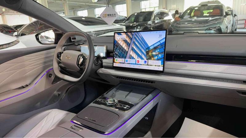 Geely Galaxy Starshine 8 EM-i, 2025 — фото 7 из 9