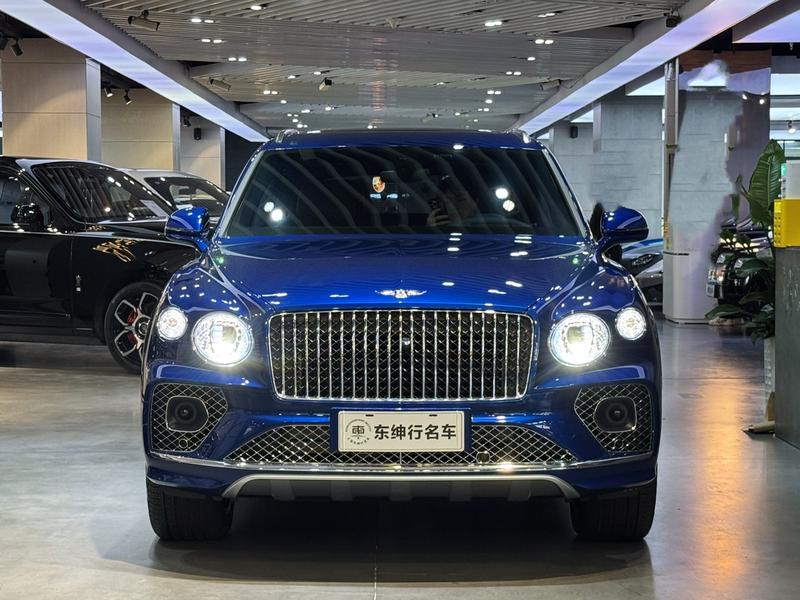 Bentley Bentayga, 2023 — фото 2 из 12