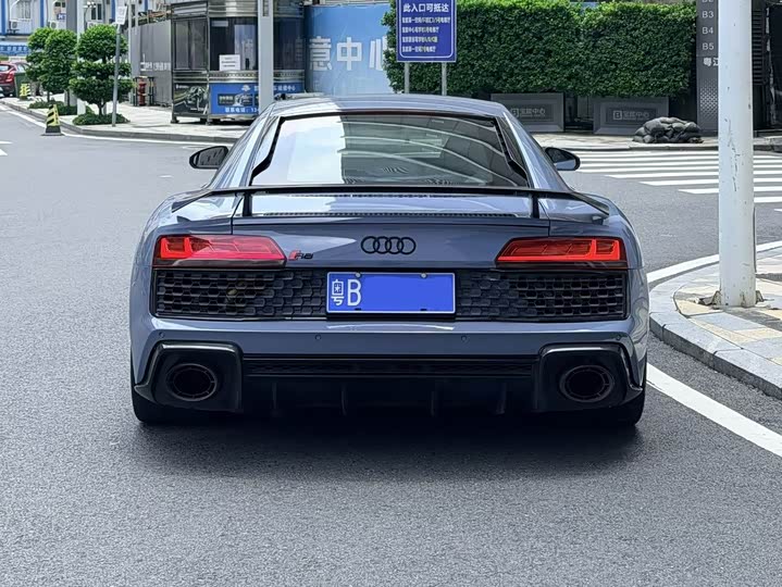 Audi R8, 2023 — фото 4 из 9