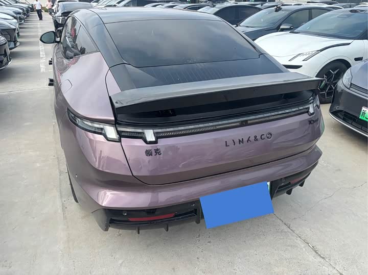 Lynk & Co 30 EM-P Hybrid, 2025 — фото 9 из 9