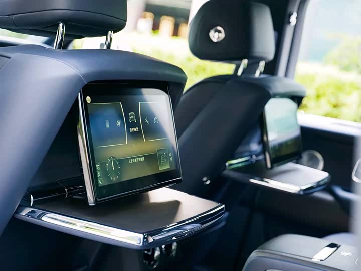 Rolls-Royce Cullinan, 2023 — фото 7 из 9